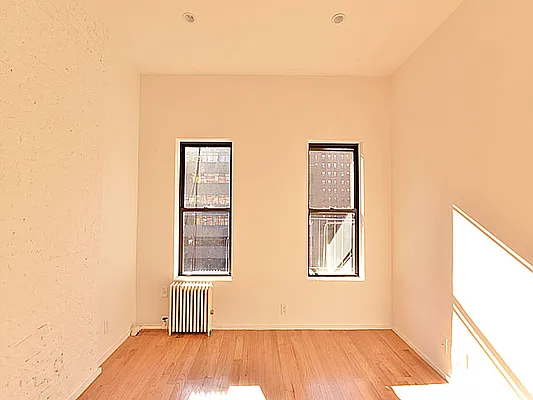 Rented by Cooper & Cooper Real Estate | media 27