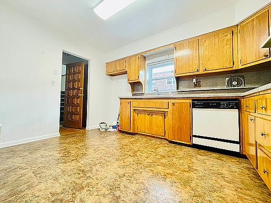 3rd image of 69-26 62nd Ave #1G