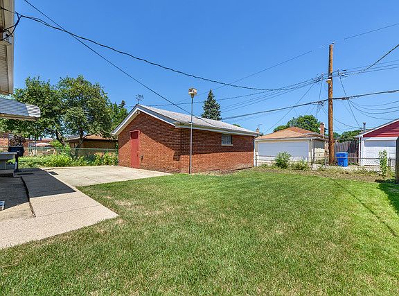 5th image of 11743 S Campbell Ave