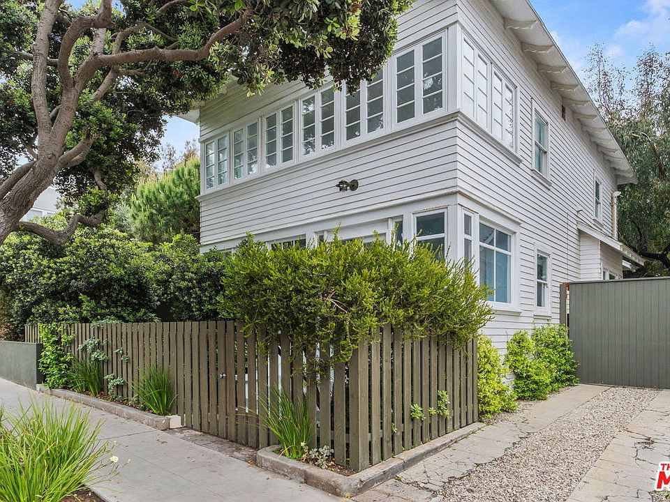 1st image of 128 Hollister Ave