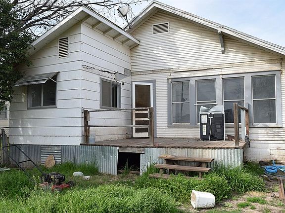 2nd image of 907 Wallis Ave