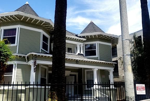 2nd image of 743 S Burlington Ave