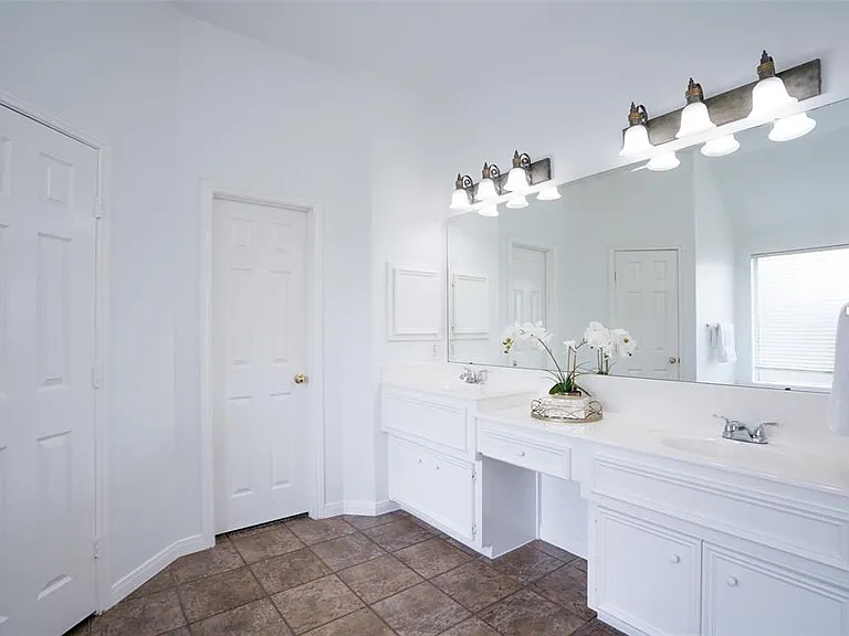 14707 Raven Hollow Ln — Photo 13