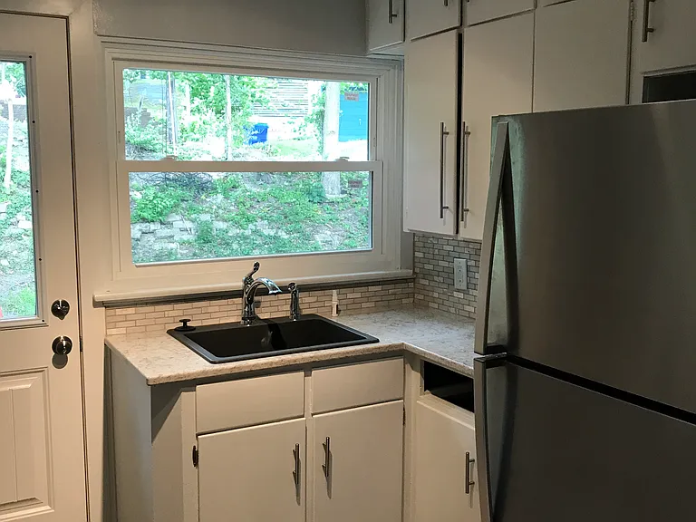 1503 Grace Ave — Photo 11