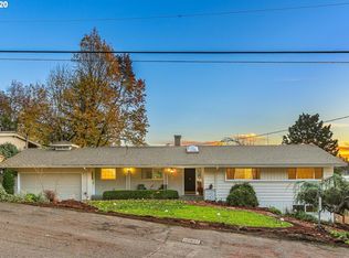9322 NE Sacramento St, Portland, OR 97220