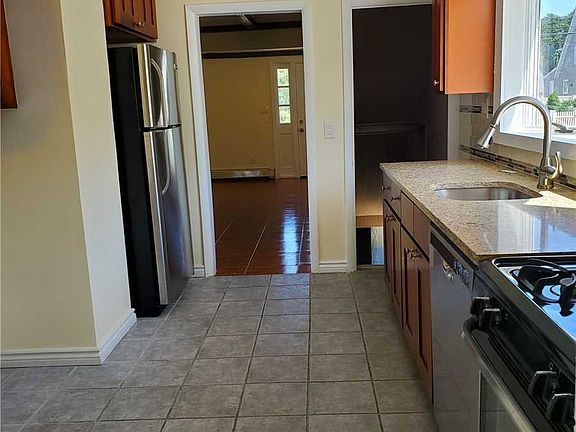 5th image of 2930 Grand Blvd