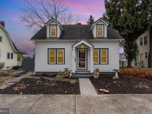 256 F St, Carlisle, PA 17013