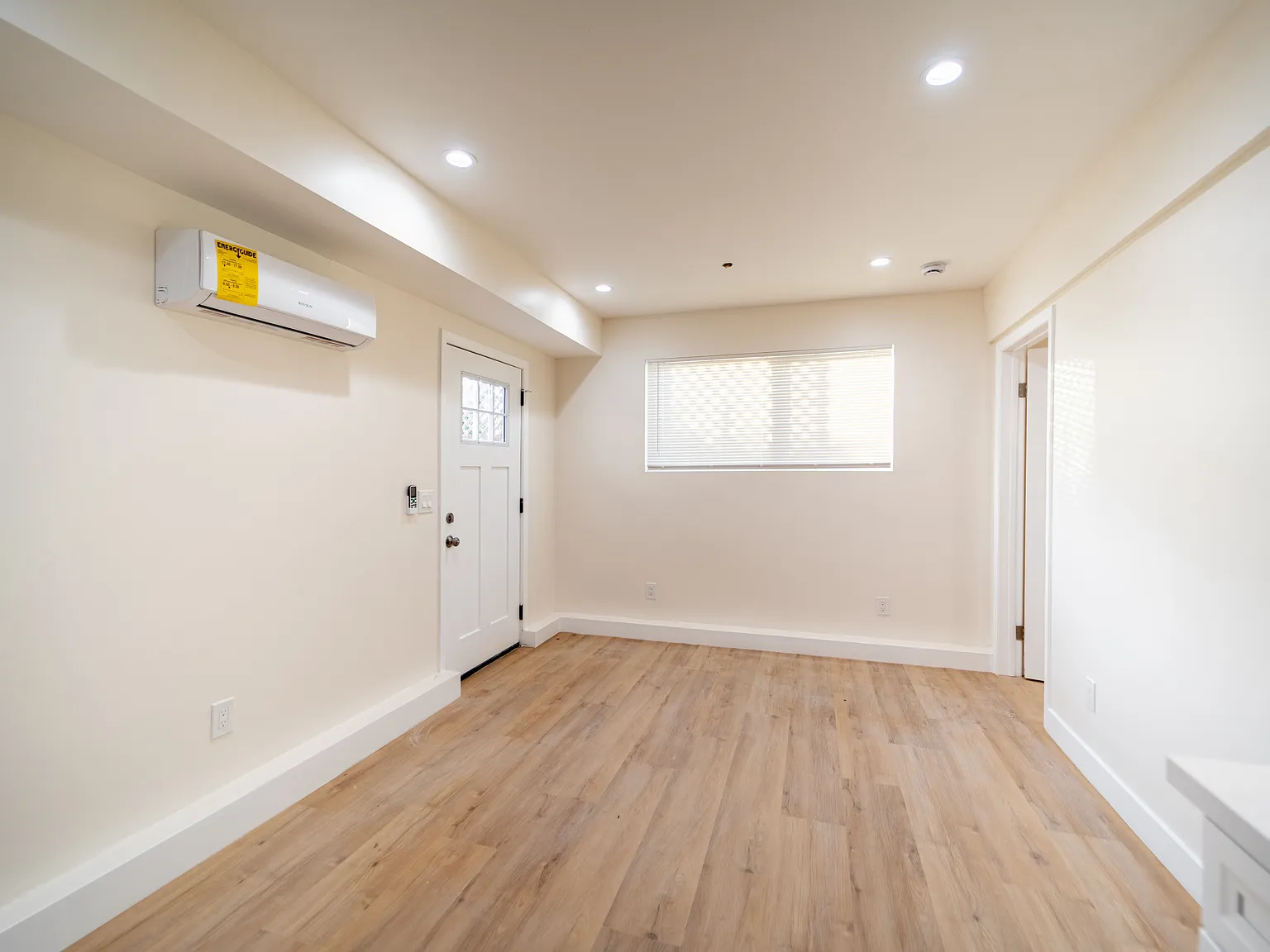 4576 Felton St — Photo 4