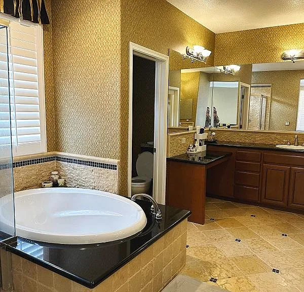 1388 Thornbury Ln — Photo 13