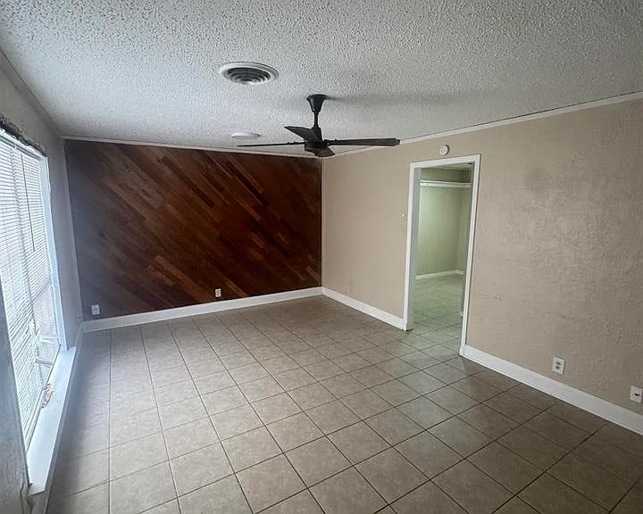 3726 Bowling Ln — Photo 3