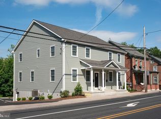 90 Main St #A, Schwenksville, PA 19473