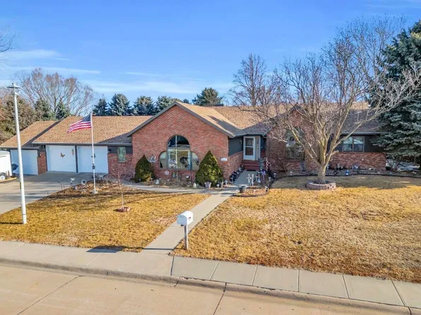 4611 N Regency Pl, Kearney, NE 68847