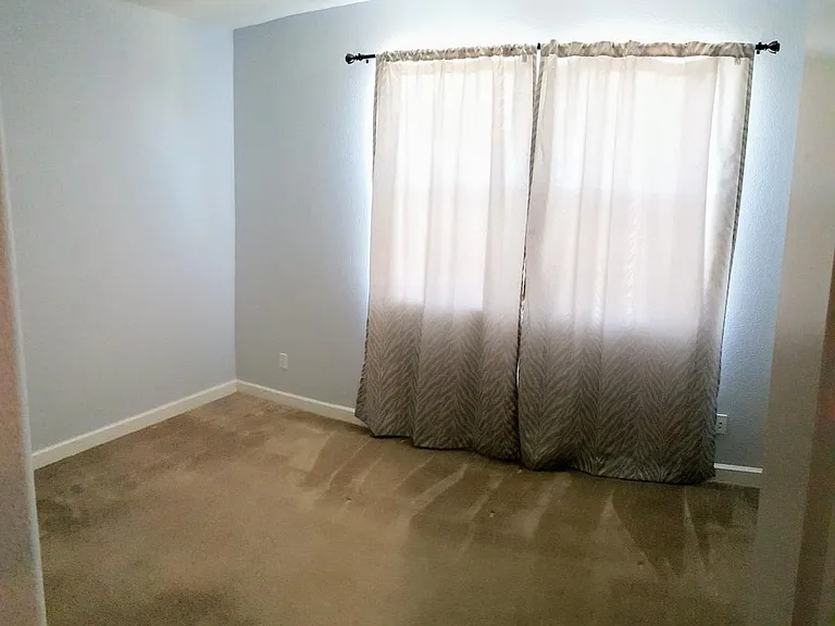 936 Fontana Ter — Photo 18