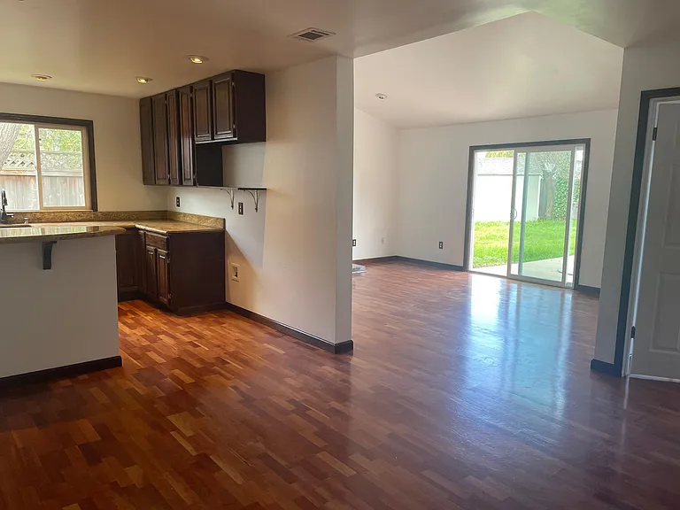 829 Liana Ct — Photo 4