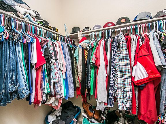 4th image of 3708 S Winter Ln Unit 103