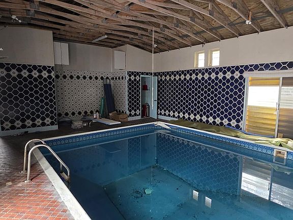 3rd image of 8246 Chellie Rd