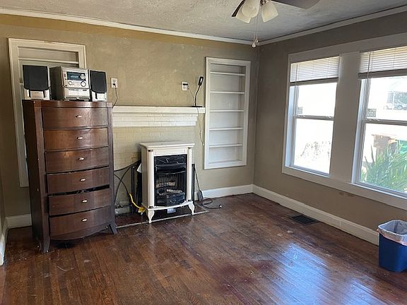 4th image of 413 Greenwood Dr