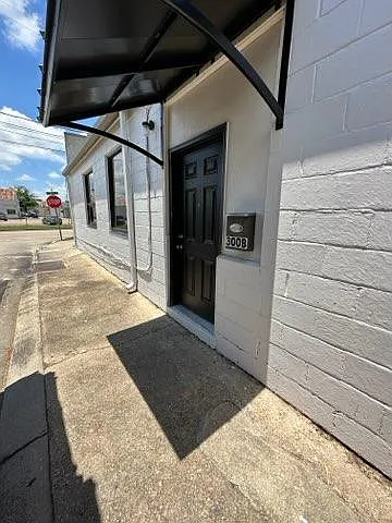 300 E Taft St #B — Photo 2