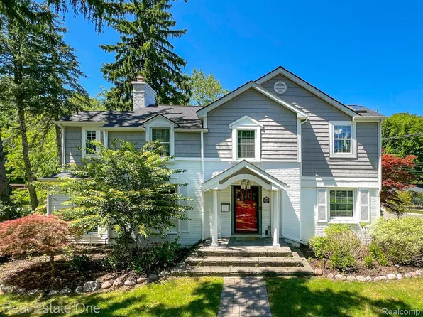 25449 Sherwood Dr, Huntington Woods, MI 48070