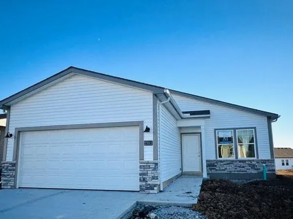 27011 E Sycamore St, Lake Lotawana, MO 64086