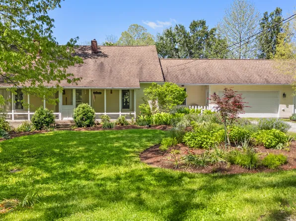 1981 Glensboro Rd, Lawrenceburg, KY 40342