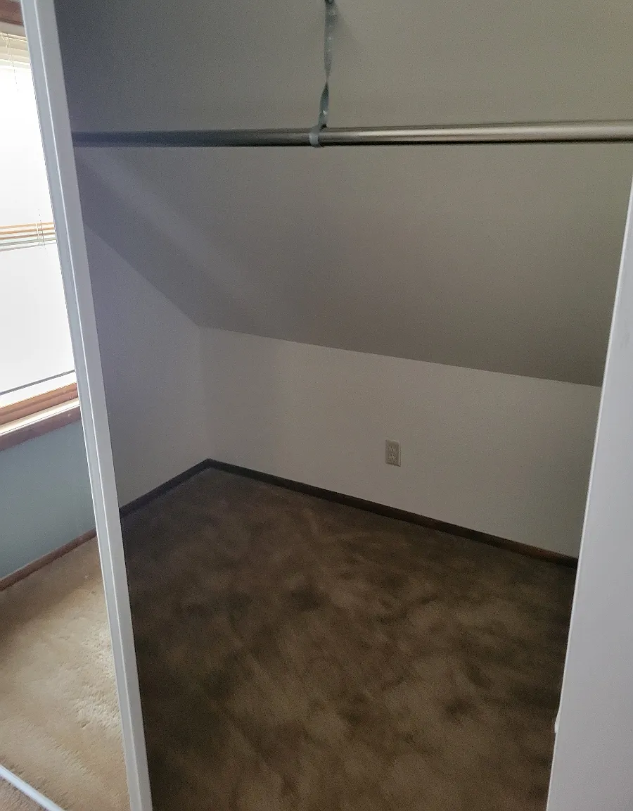 6 bed, $3,200 — Photo 1