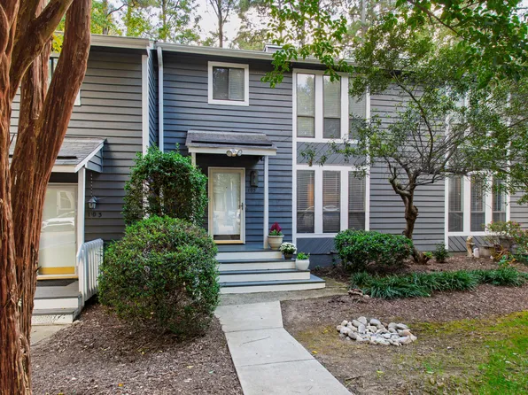 105 Tracy Ct, Cary, NC 27513