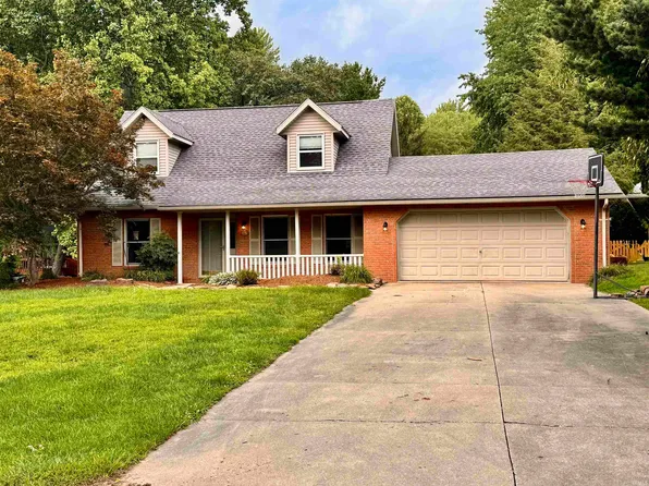 898 W Shepherds Ln, Santa Claus, IN 47579