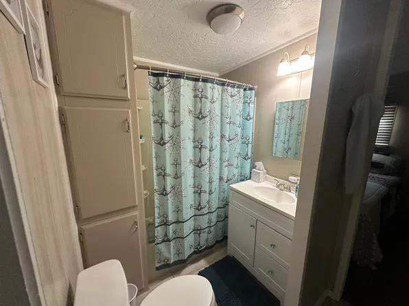 5100 60th St E #S, Bradenton, FL 34203