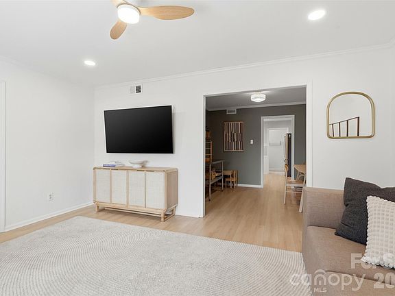 4th image of 6825 Constitution Ln