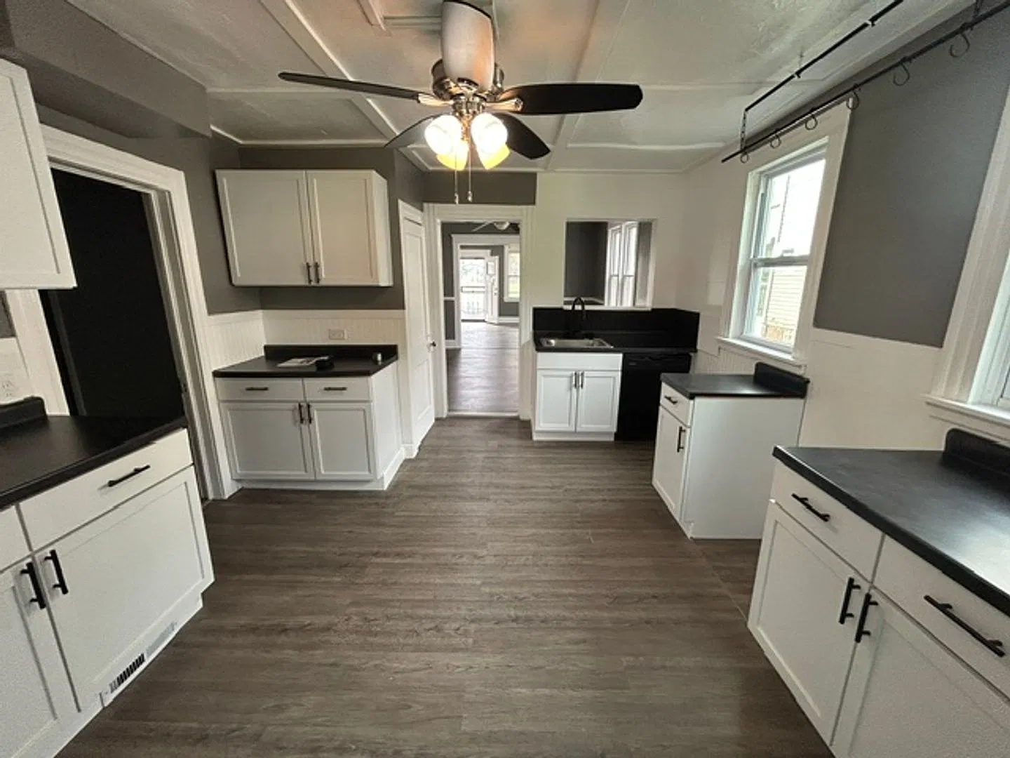 Recently Renovated, Beautiful 4 Bedroom Home — Photo 4