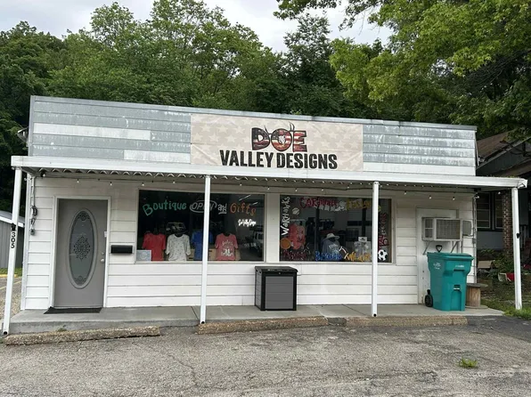 305 Pine St, Steelville, MO 65565
