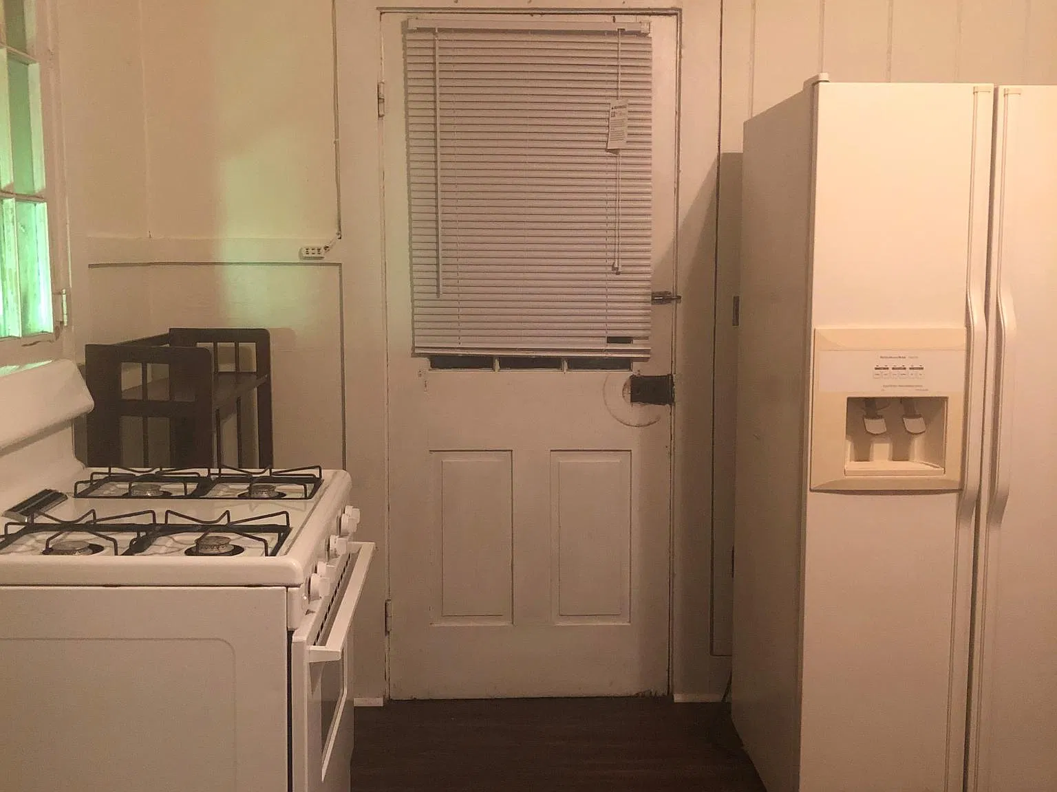 3 bed, 1000 sqft, $1,500 — Photo 4