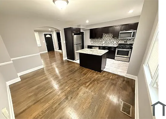 1335 Gittings Ave — Photo 1
