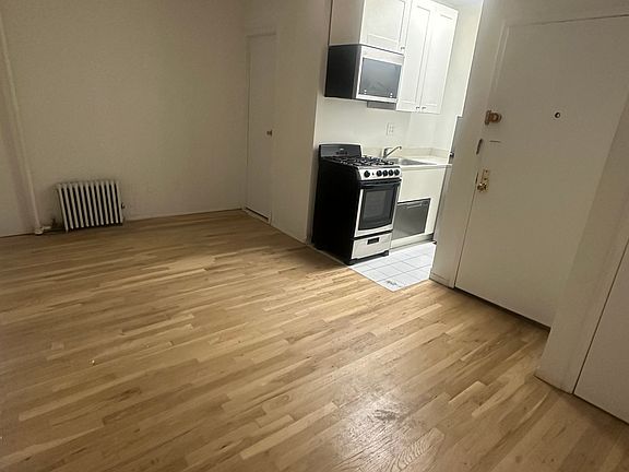 2nd image of 77 Saint Marks Pl APT 3B