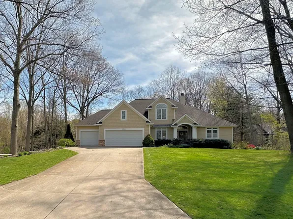 10940 Derick Dr, West Olive, MI 49460