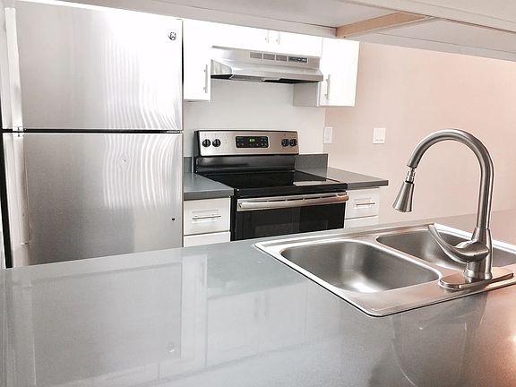 5th image of 910 Casanova Ave APT 4