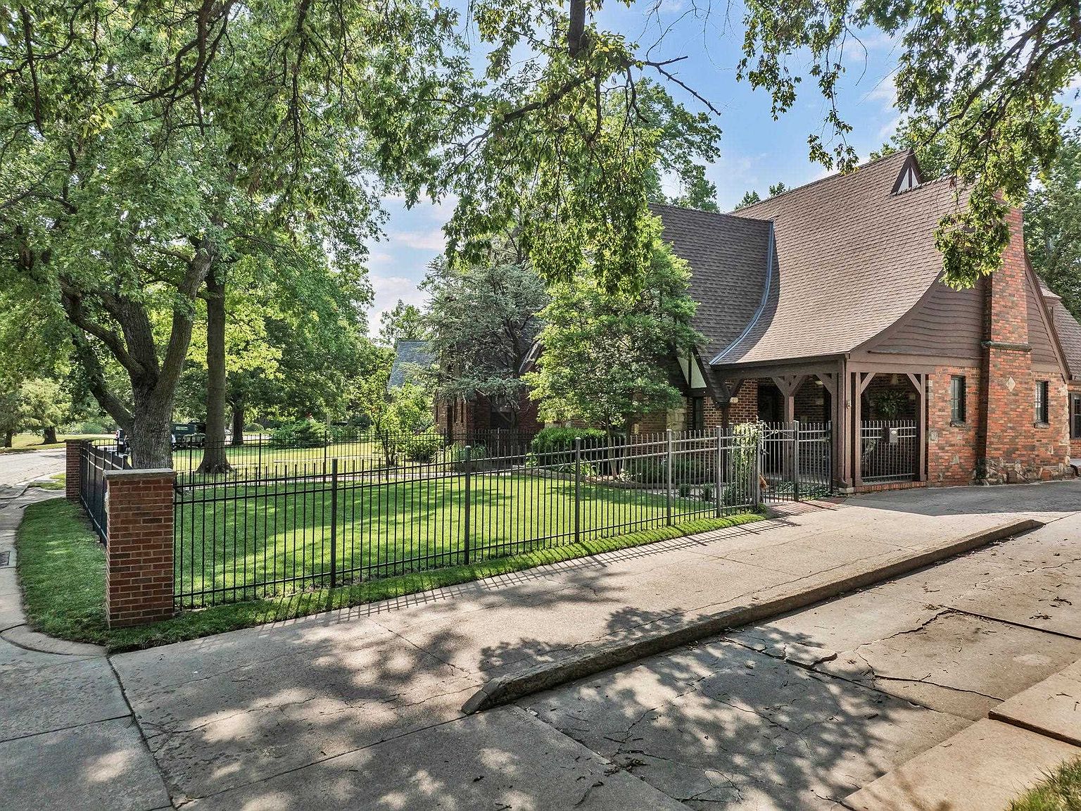 3720 E Sleepy Hollow Dr, Wichita, KS 67208 MLS 642707 Zillow