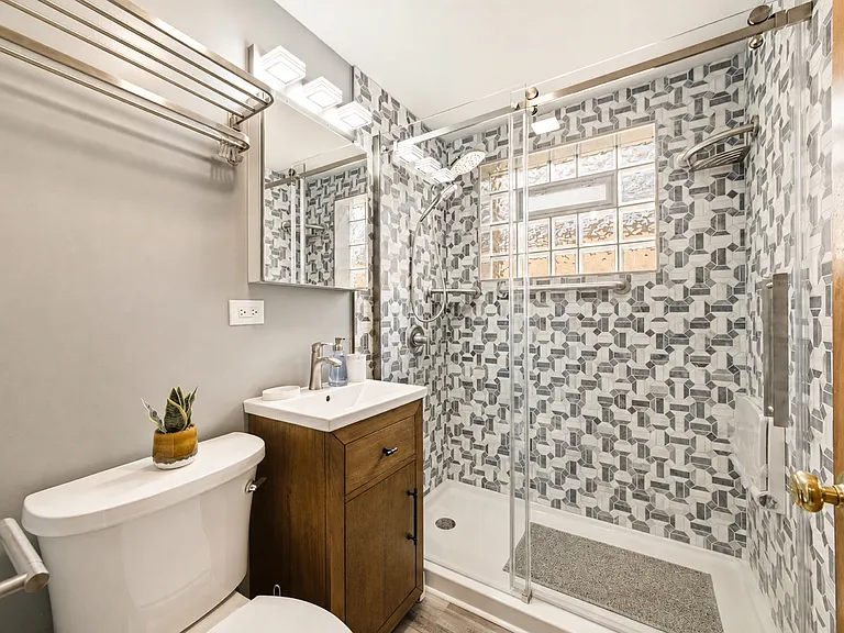 5145 S Melvina Ave — Photo 14