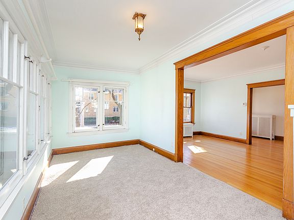 5th image of 600 Clinton Pl