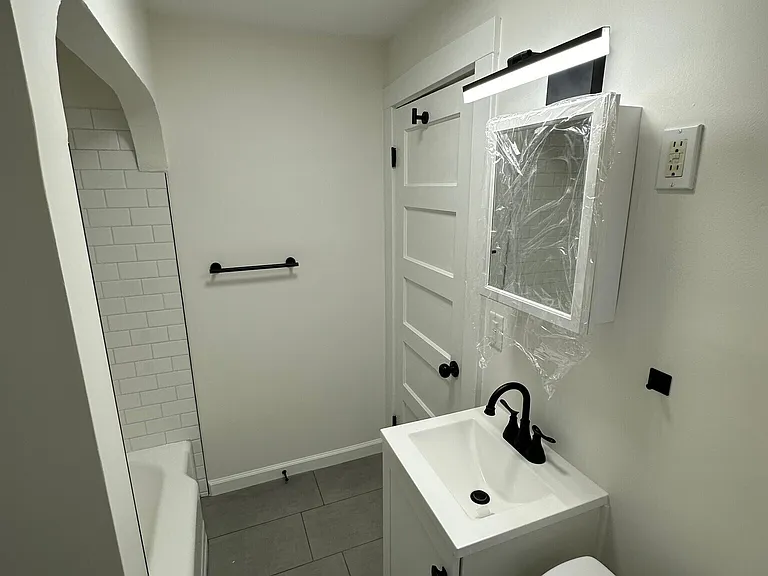 493 Lynn St #4 — Photo 11