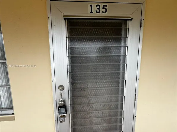 135 Berkshire E #F, West Palm Beach, FL 33417