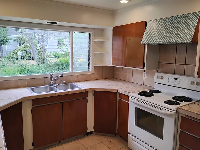 3813 S Coast Hwy — Photo 9
