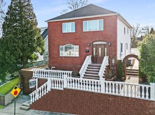 34 Beach Ave, Staten island, NY 10306