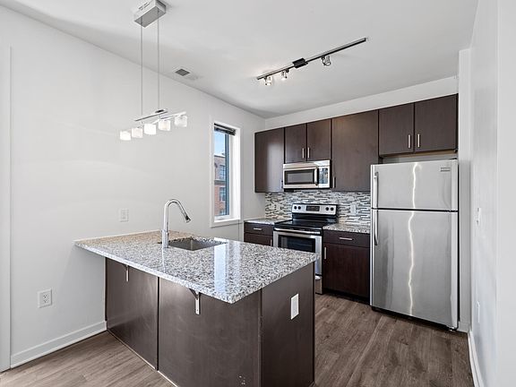 4th image of 1204 Washington Ave #206C