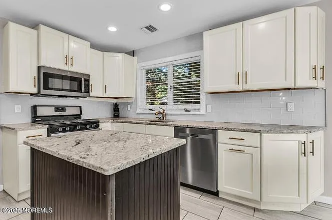 51 Venice Dr — Photo 20