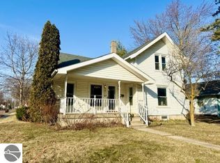 910 W Superior St, Alma, MI 48801