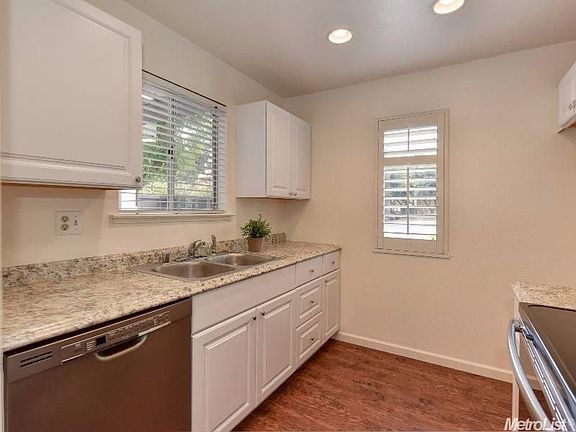 4th image of 100 Balcaro Way Unit 43