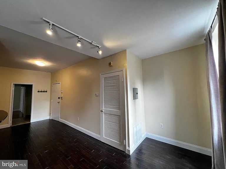 443 Fairmount Ave #D — Photo 5