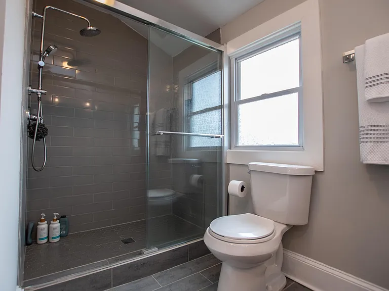 703 Erin Ave SW — Photo 44